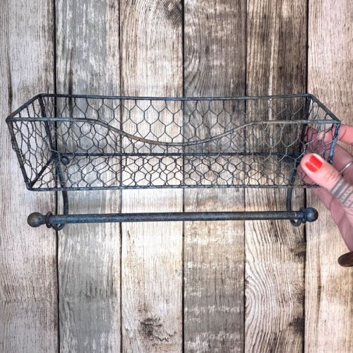 Vintage-style wire wall shelf with open basket and towel rai [e